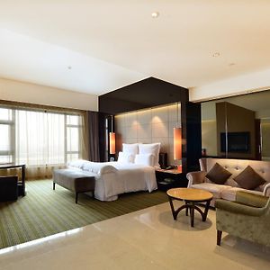 Junior King Suite